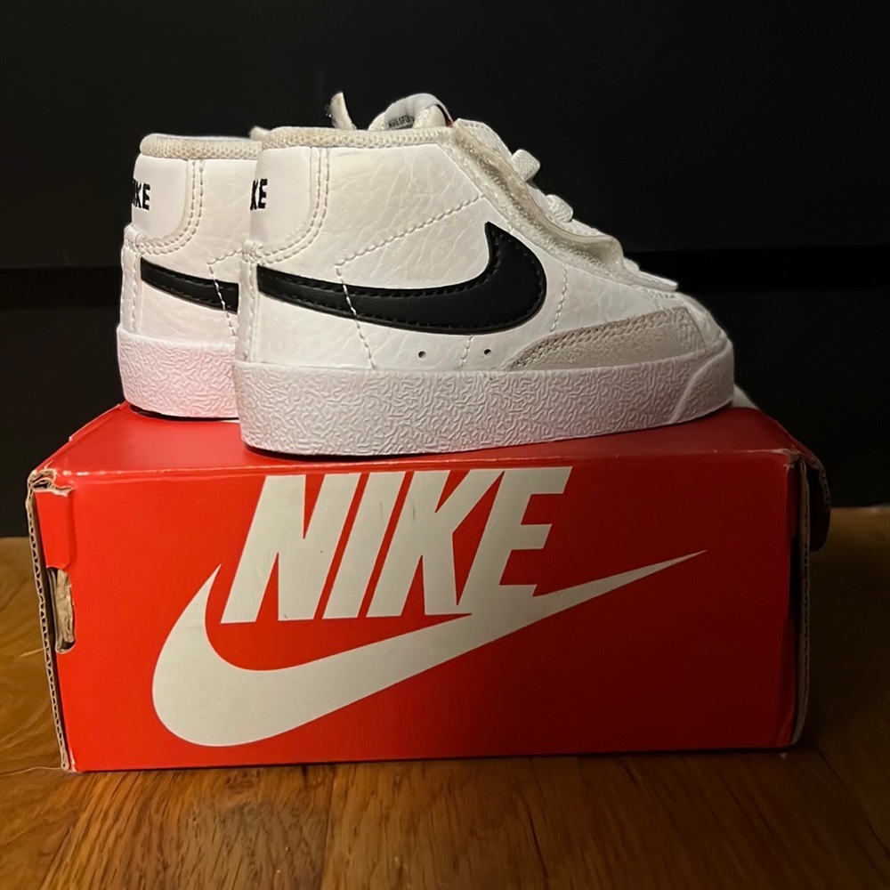 NIKE BLAZER INFANT SNEAKER (box not included)